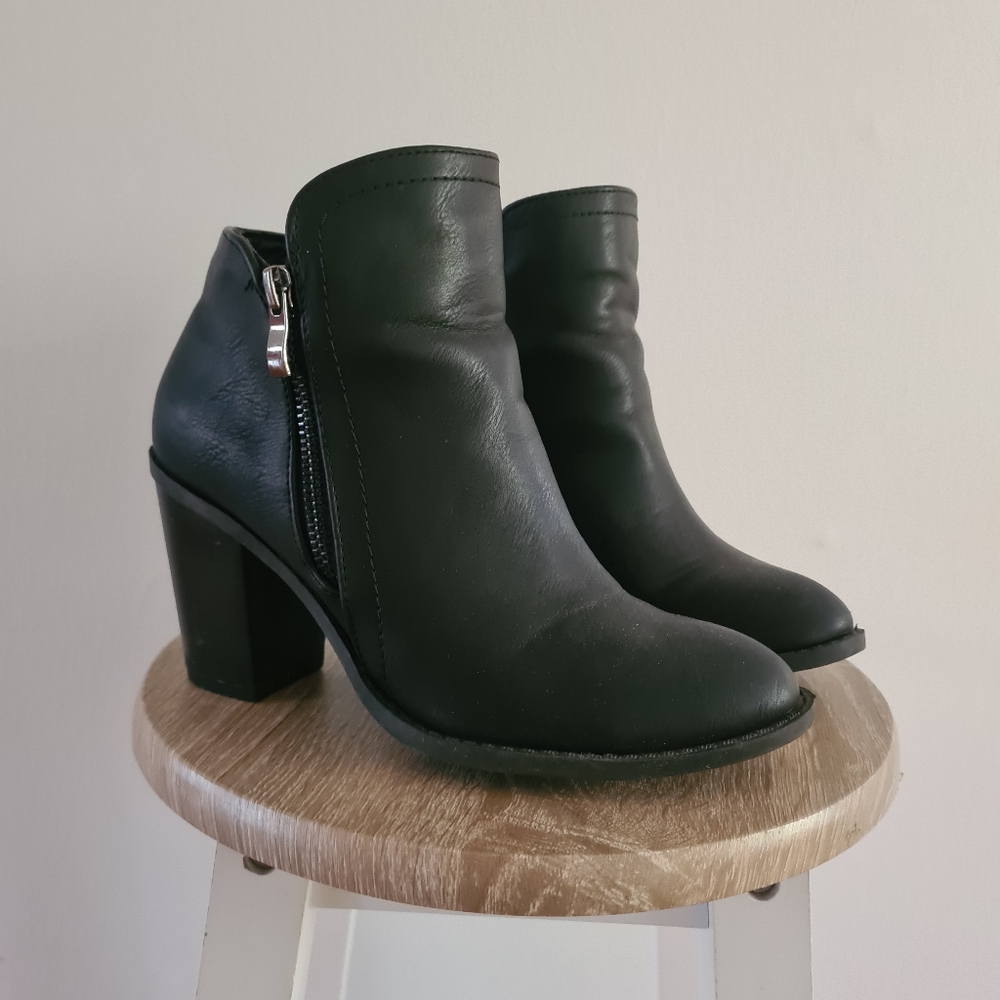 Top moda 6.5 black ankle booties